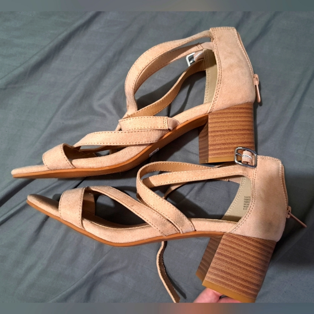 Torrid low heel 8.5 pink NWT no box